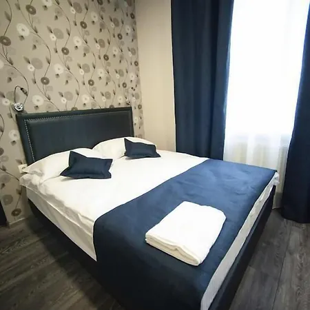 Iris Hotel