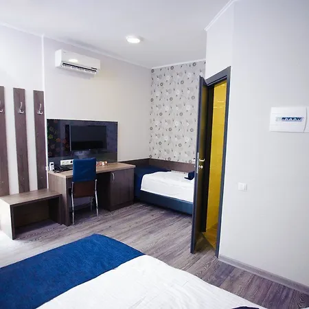 Iris Hotel